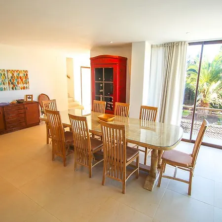 Villa Laja - Panoramic Hillside House In