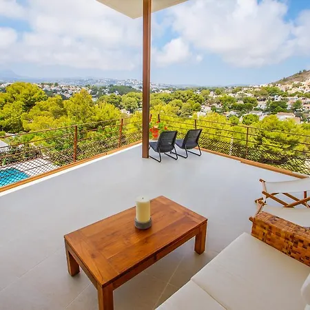 Villa Laja - Panoramic Hillside House In *